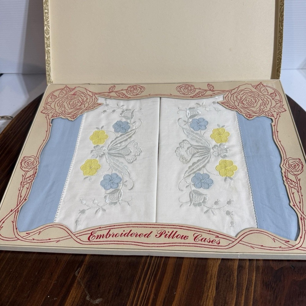 VTG Embroidered Pillowcase Set Appliqué Madeira NIB Blue‎ And Yellow Flowers